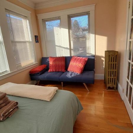Near Train Station Gorgeous 3-Bedroom Apartment With Patios Boston Dış mekan fotoğraf