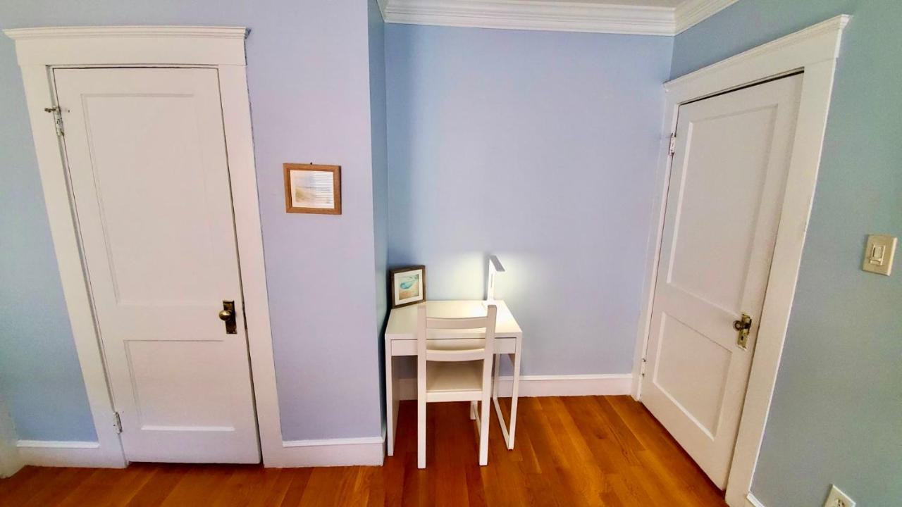 Near Train Station Gorgeous 3-Bedroom Apartment With Patios Boston Dış mekan fotoğraf