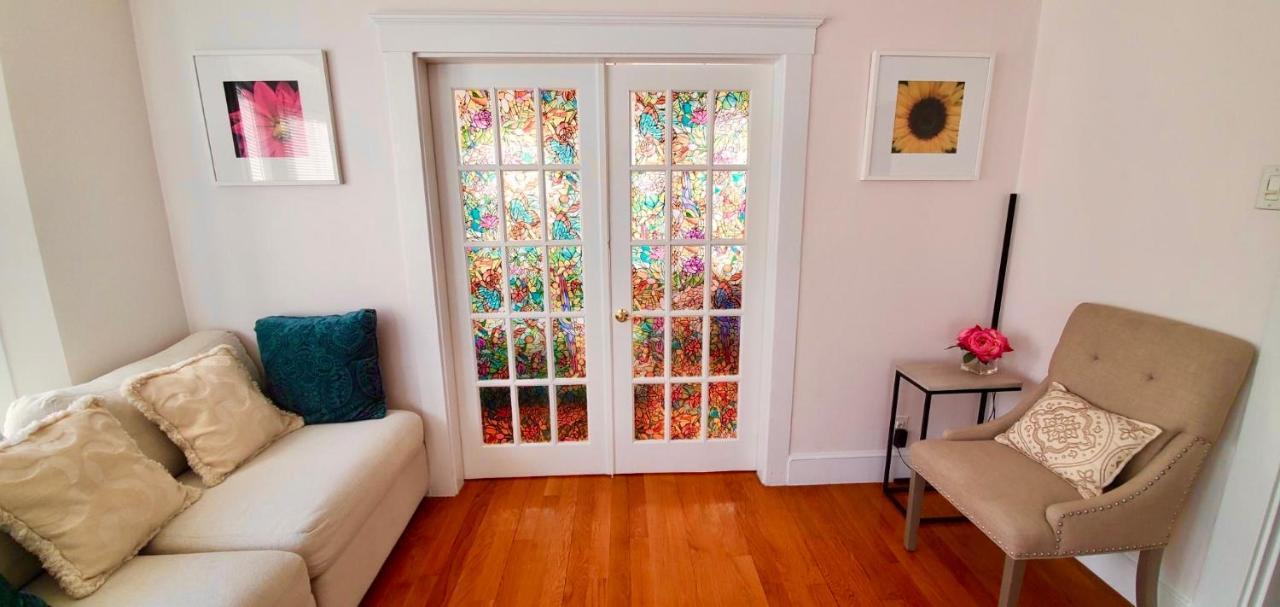 Near Train Station Gorgeous 3-Bedroom Apartment With Patios Boston Dış mekan fotoğraf